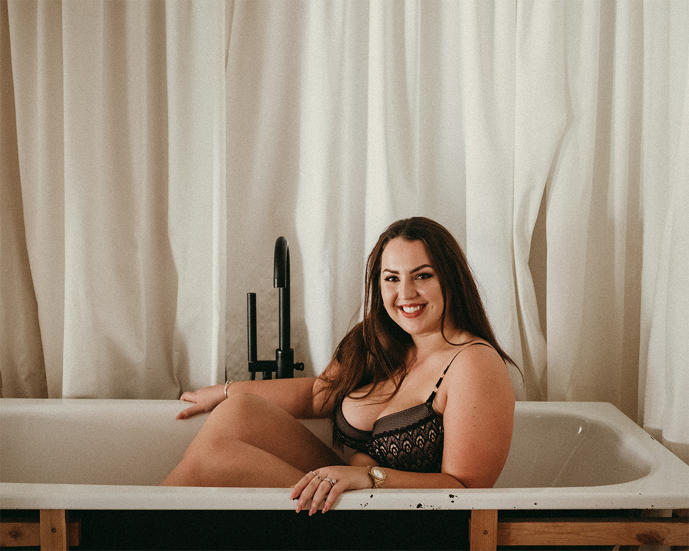 Berlin Boudoir empowering boudoir photo shoots